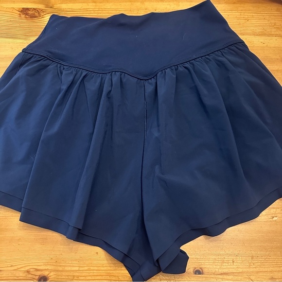 NWOT OFFLINE By Aerie Real Me Ruched Flowy Short Navy blue L Online exclusive - Picture 1 of 7